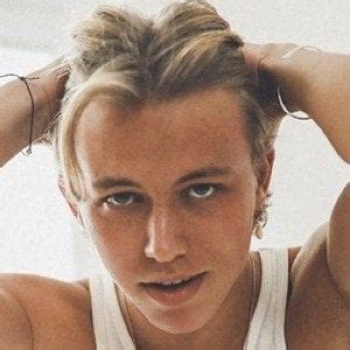 Levinhotho - Age, Family, Bio