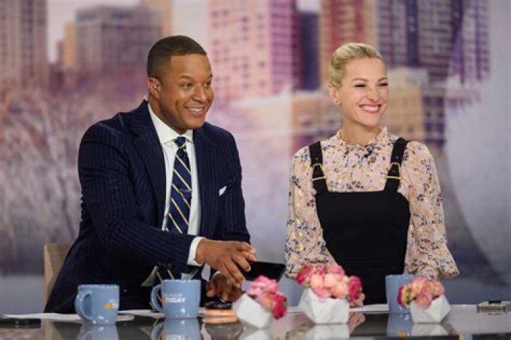 ESPN sportscaster Lindsay Czarniak is married to Craig Melvin.