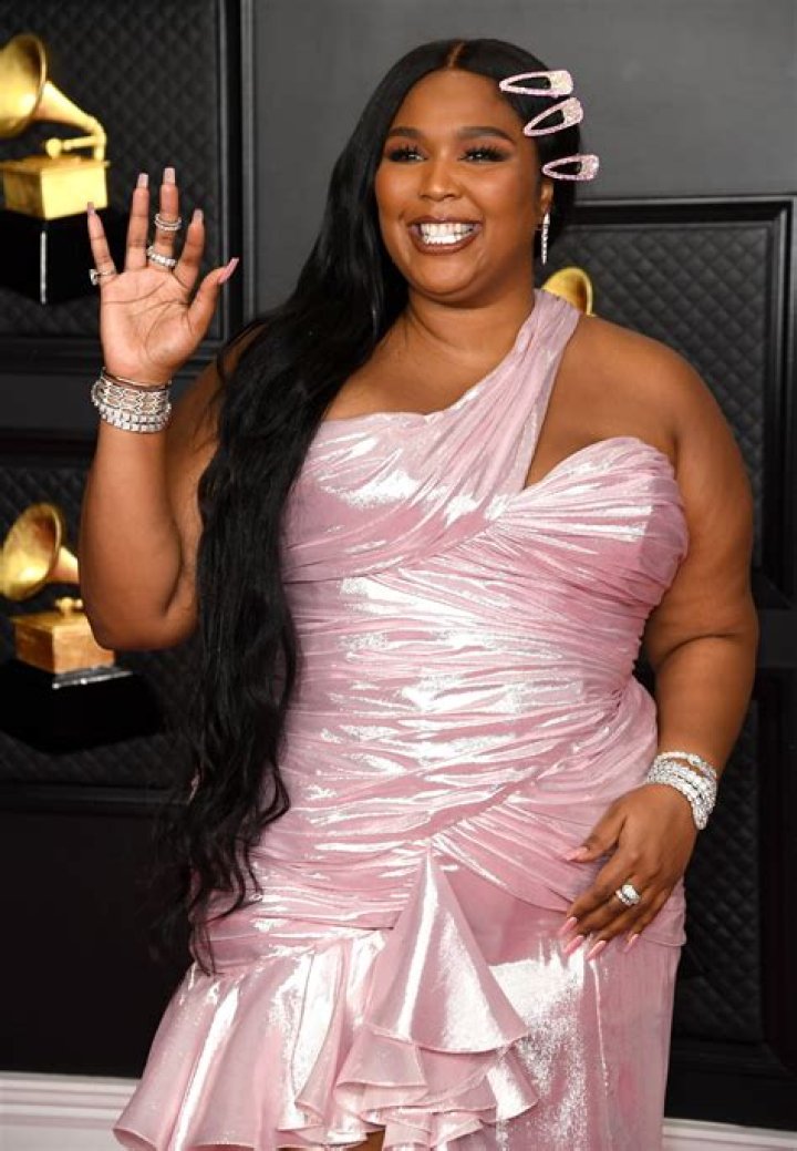 Lizzo Net Worth - Wiki, Age, Weight and Height, Relationships, Family, and More