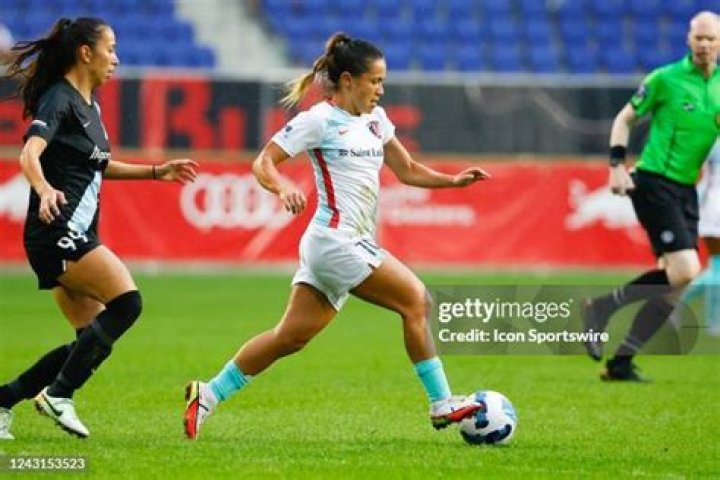 
Lo’eau LaBonta Height, Age, Husband, Biography, Wiki, Net Worth 