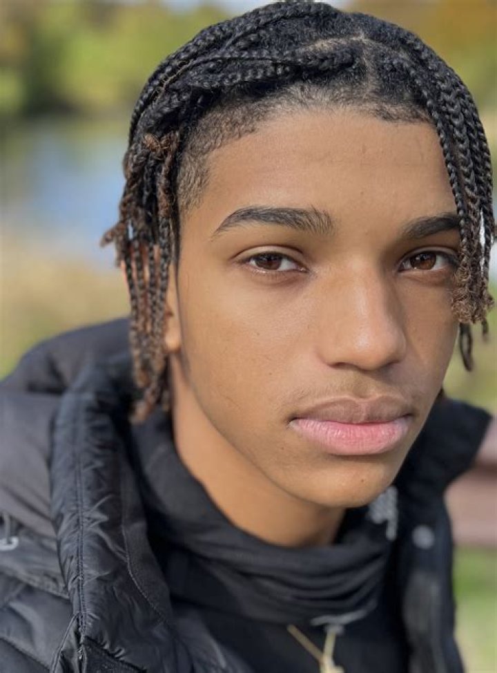 Lonnie Chavis - Age, Family, Bio