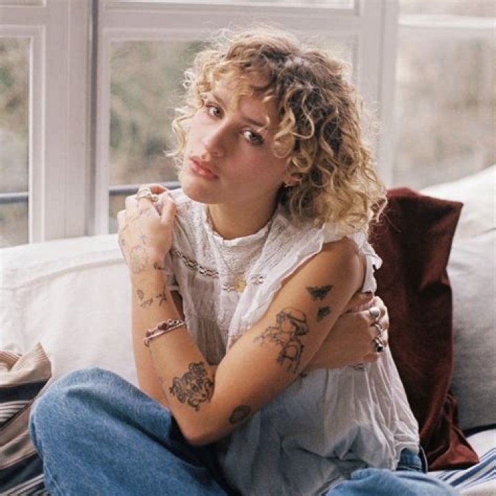 Lou Jean - Age, Family, Bio