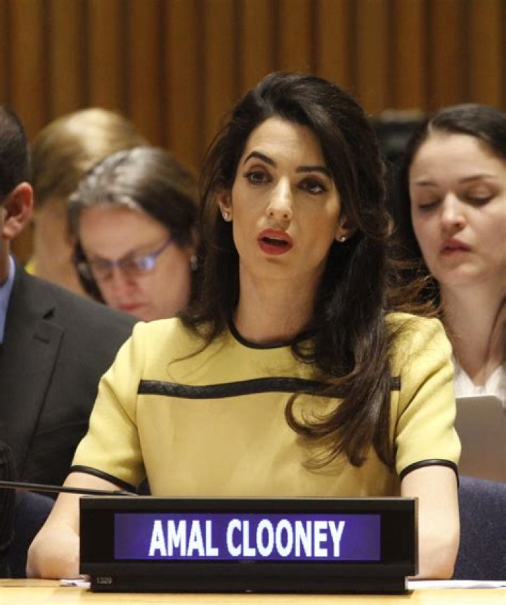 L&S: Amal Clooney ‘considers herself the world’s most glamorous attorney’