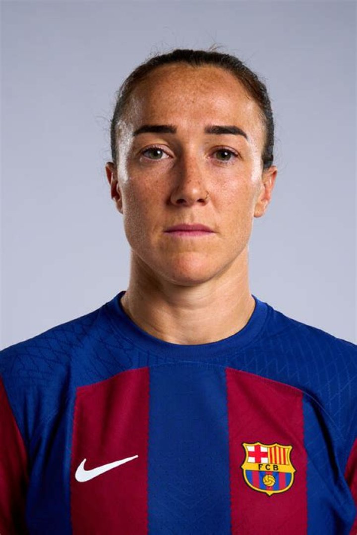 Lucy Bronze - Age, Family, Bio