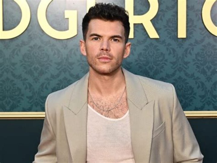 Luke Newton Height, Weight, Net Worth, Age, Birthday, Wikipedia, Who, Nationality, Biography