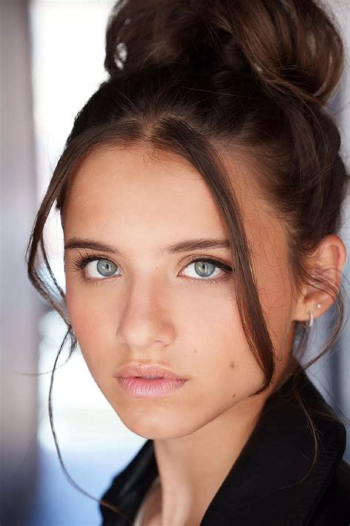 Madeleine McGraw - Age, Family, Bio
