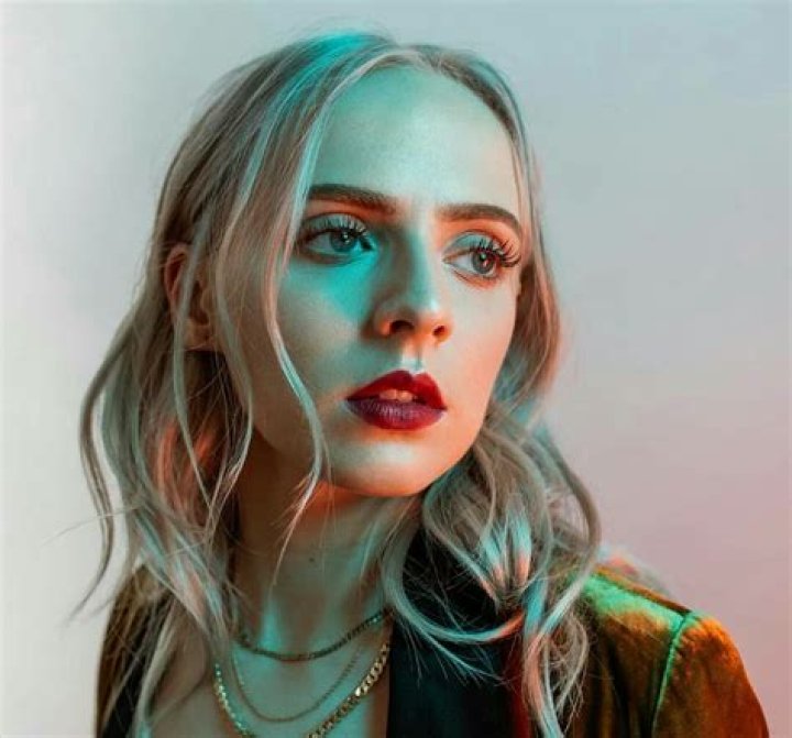 Madilyn Bailey Bio (Wiki) 