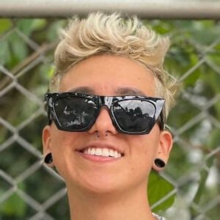 Mari Centeno - Age, Family, Bio