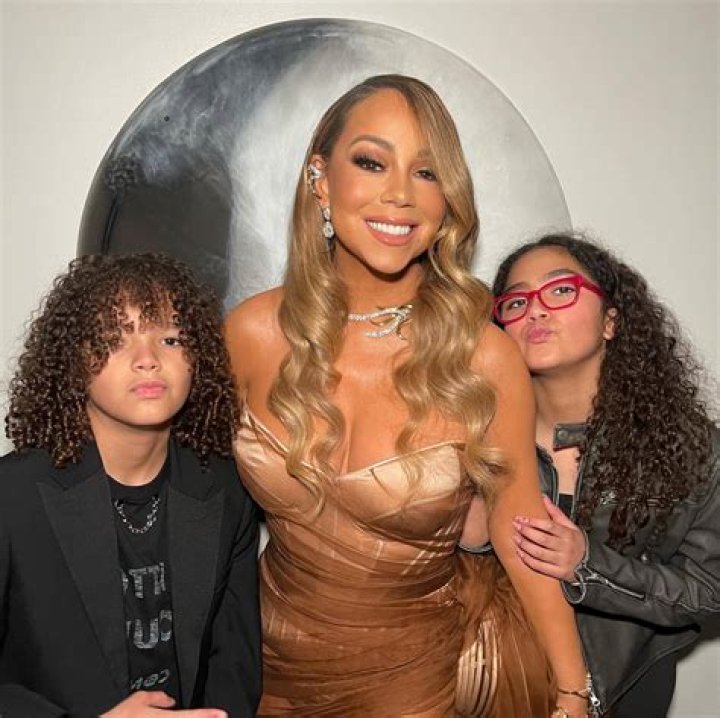 Mariah Carey's Age, Height, Weight, Kids, Parents, Siblings