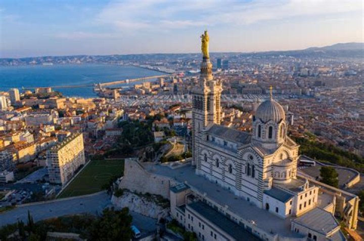 Cruise to Marseilles, France | Celebrity Cruises Sweden