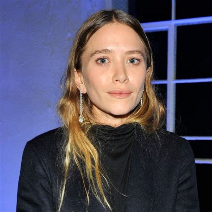Mary-Kate Olsen Net Worth - Wiki, Age, Weight and Height, Relationships, Family, and More