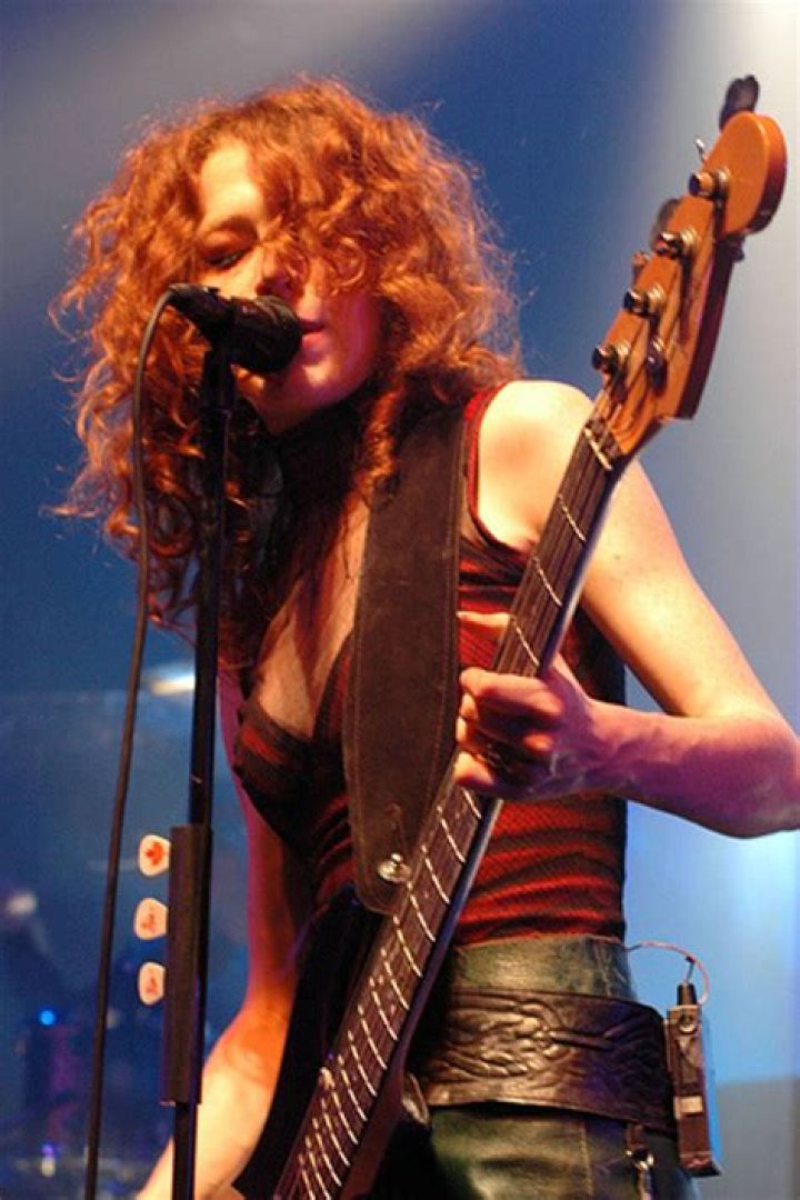 Melissa Auf der Maur Net Worth - Wiki, Age, Weight and Height, Relationships, Family, and More