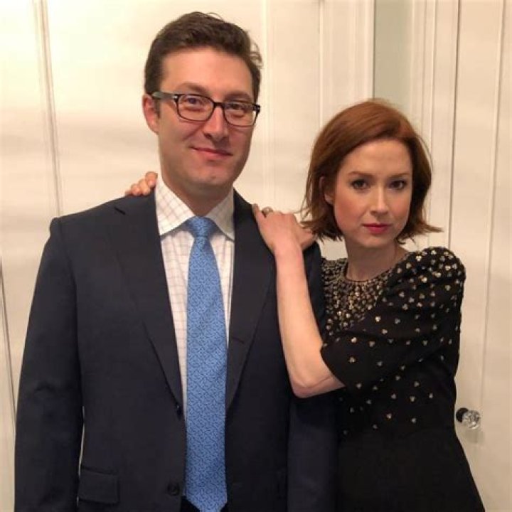 Read about the Low-key husband of Ellie Kemper!