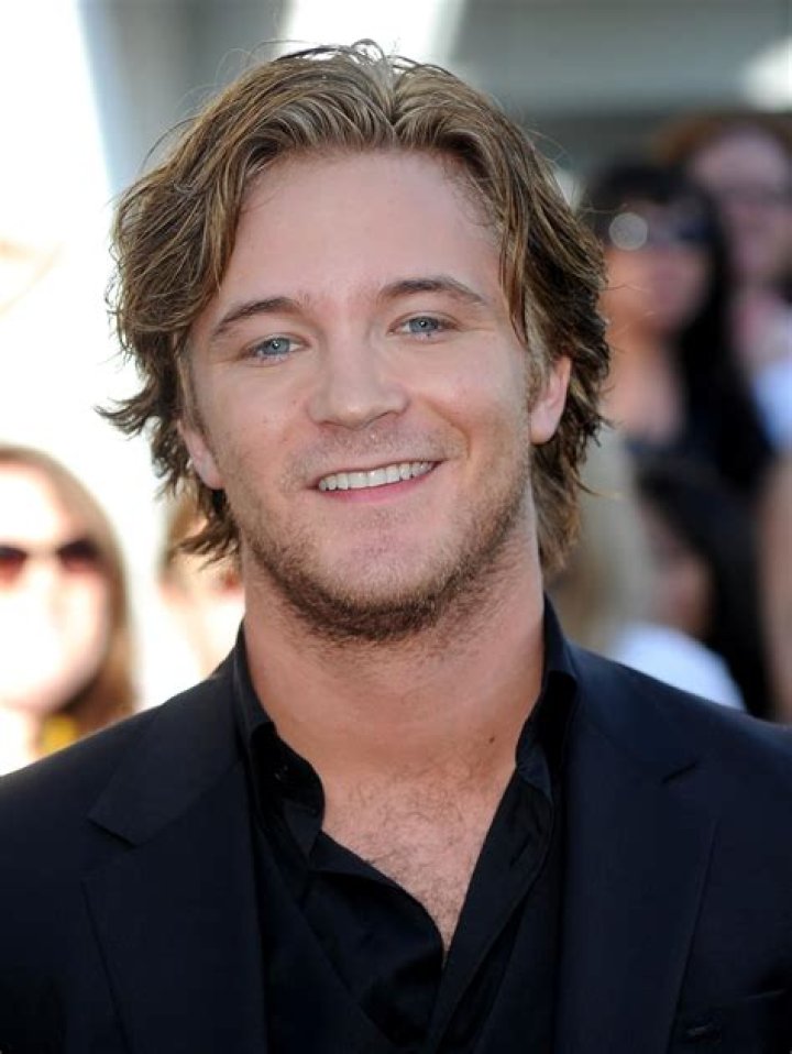 Michael Welch Net Worth - Wiki, Age, Weight and Height, Relationships, Family, and More