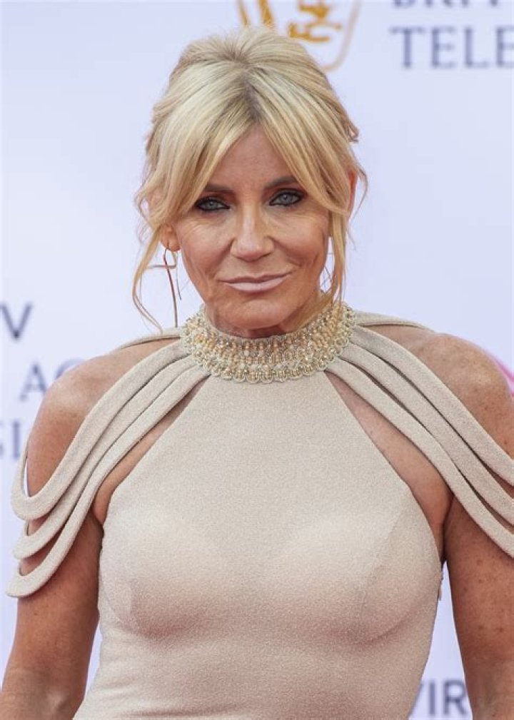 Is American Comedian, Michelle Collins Married? Know Her Net Worth