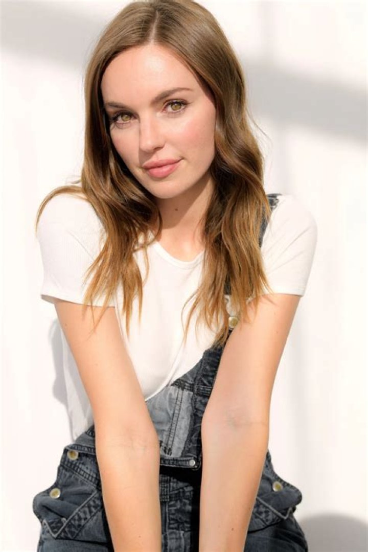 Canadian actress, Michelle Mylett and her boyfriend Jesse Antler flaunting their love tale