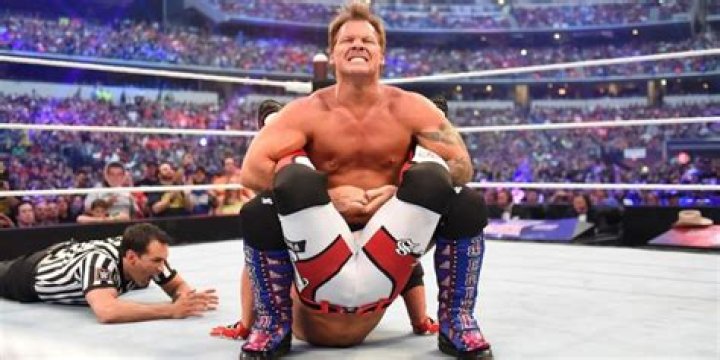 Mickey Rourke knocks out Chris Jericho at Wrestlemania