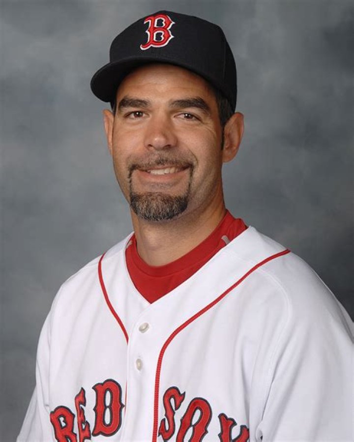 Mike Lowell - Age, Family, Bio