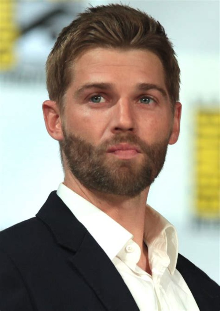 Mike Vogel Net Worth - Wiki, Age, Weight and Height, Relationships, Family, and More