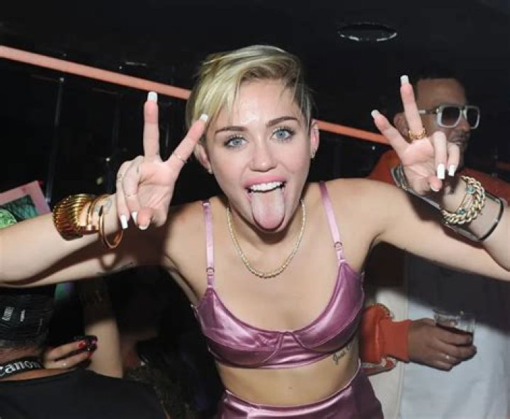 Miley Cyrus Net Worth: Earnings & Lifestyle