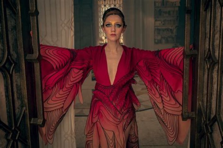 Mirren Mack - Age, Family, Bio