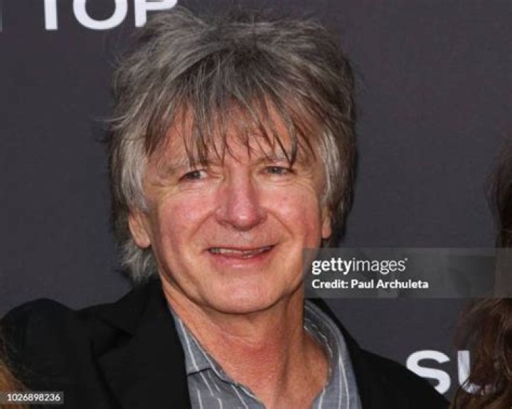 Neil Finn Net Worth - Wiki, Age, Weight and Height, Relationships, Family, and More