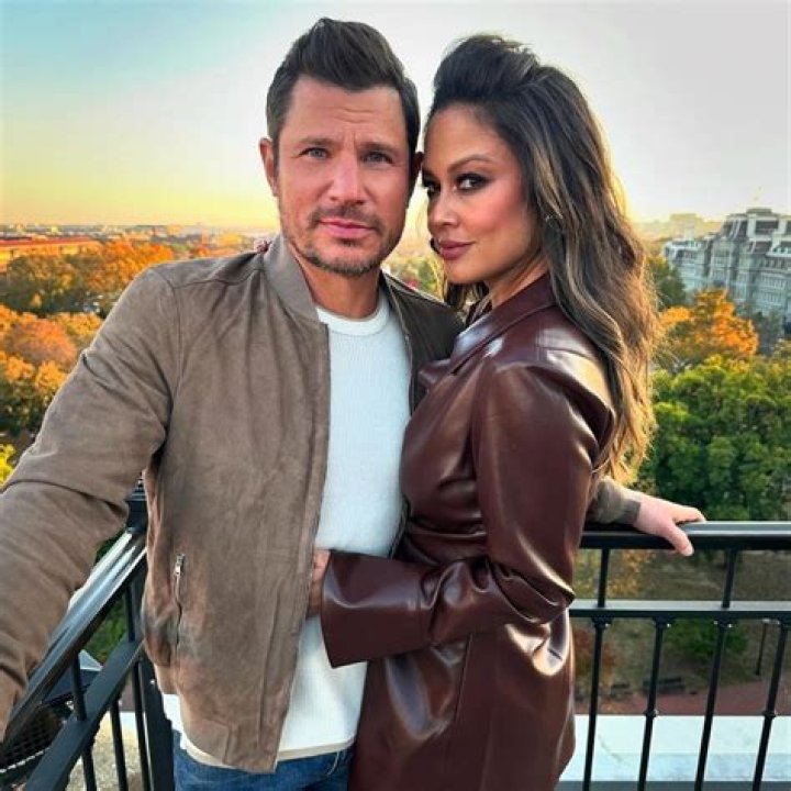 Nick Lachey with Vanessa Minnillo again; probably dumped Kim Kardashian