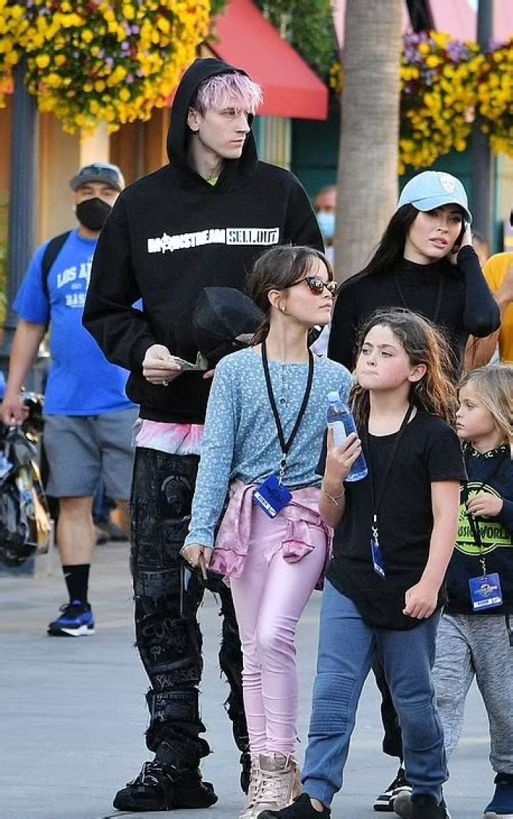 Know the Relationship Status and Net Worth of Kids of Megan Fox, Noah Shannon Green