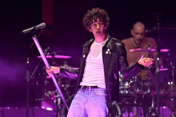 Noel Gallagher has some thoughts about ‘slack-jawed f–kwit’ Matt Healy & The 1975