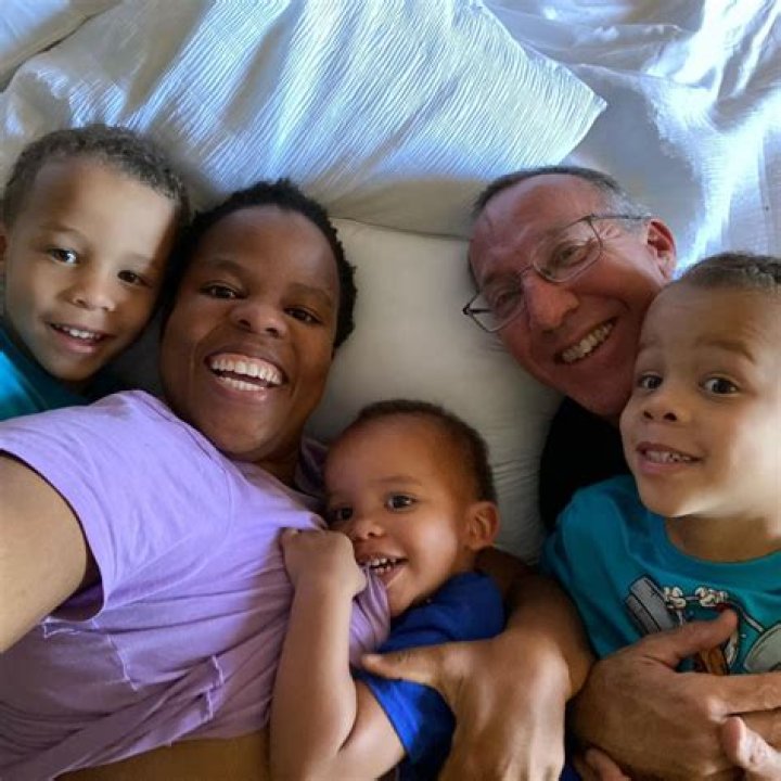 American Actor Paul Schulze Bio, Married, Wife, Children, Net Worth, Salary, Age, Height, Parents, & Family