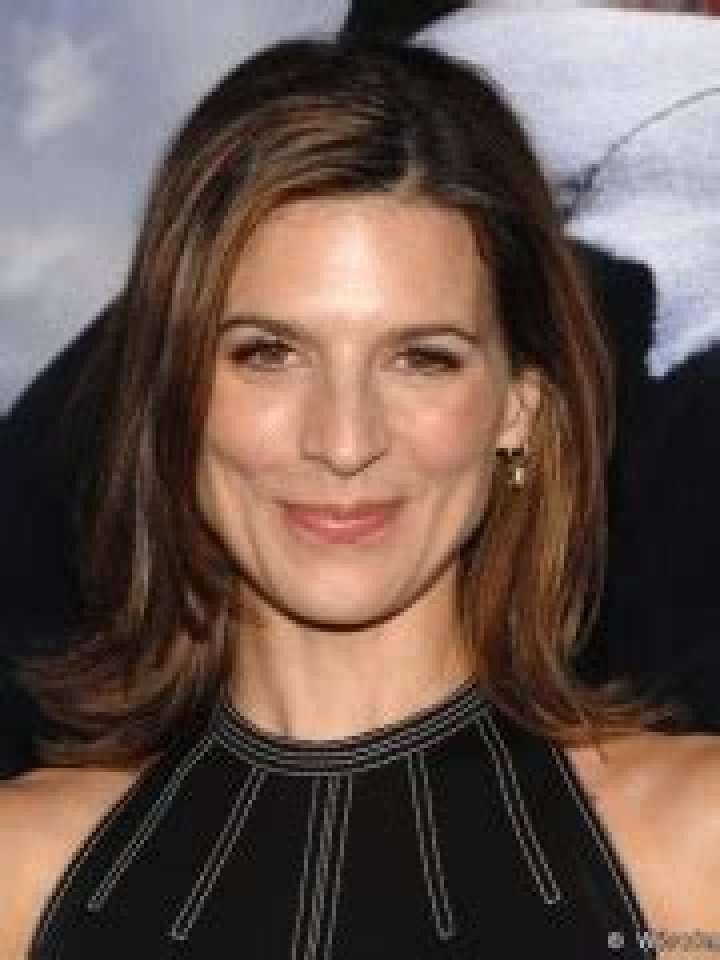 Perrey Reeves Bio (Wiki) 