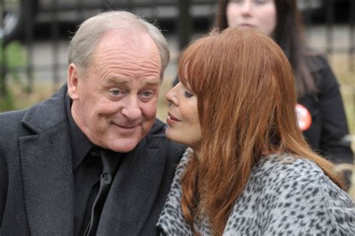 Peter MacNeill Actor, Age, Married, Wife, Gay, Family, Net Worth