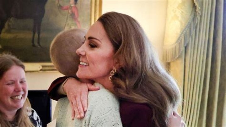 Princess Kate only ‘hugs people she likes,’ which is why she never hugs Meghan