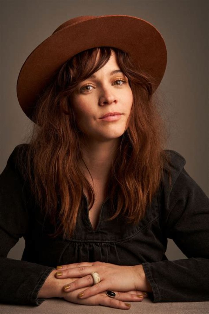 Renée Felice Smith Bio (Wiki) 