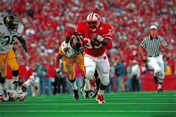 Ron Dayne Net Worth - Wiki, Age, Weight and Height, Relationships, Family, and More