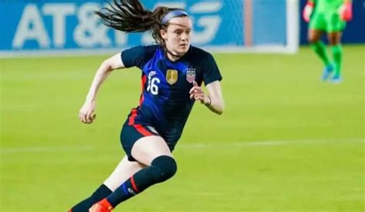 Rose Lavelle Bio (Wiki) 