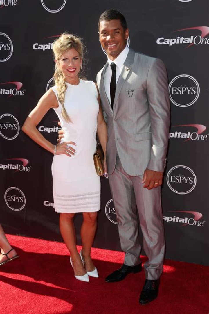 Russell Wilson Ex Girlfriend Net Worth: Its $ 4 Million!