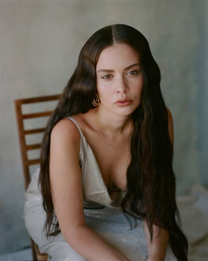 Sabrina Claudio Net Worth - Wiki, Age, Weight and Height, Relationships, Family, and More