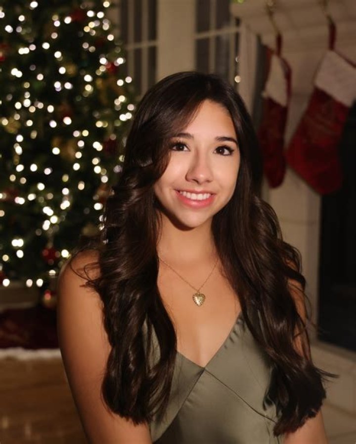 Sarah Grace Bio, Age, Dating, Body, Height Weight, Net worth