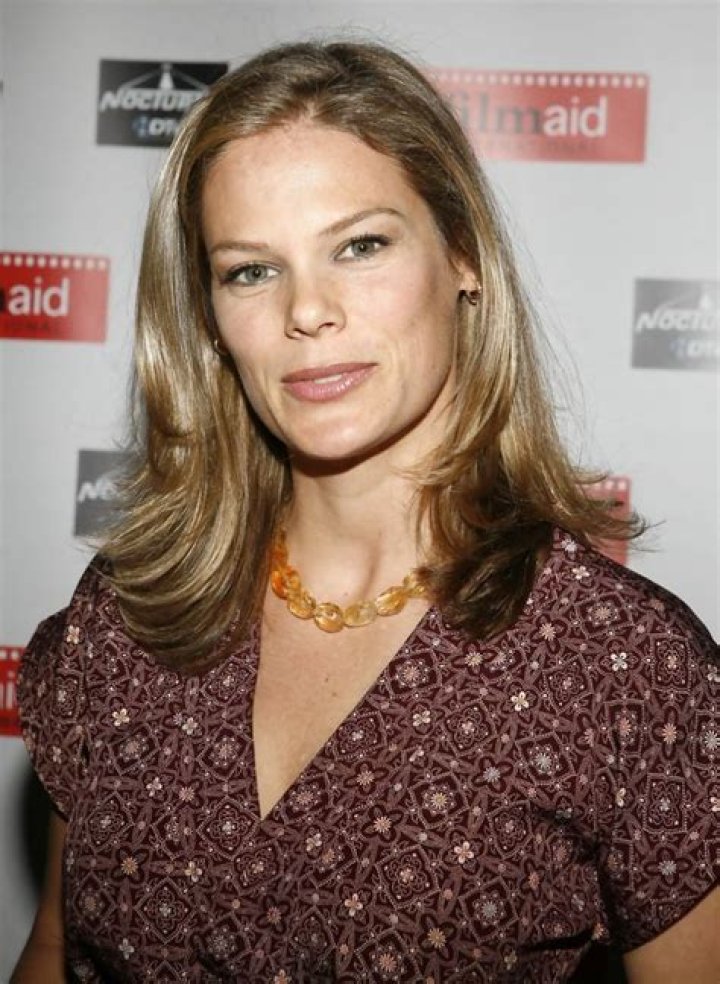 Serena Altschul Bio (Wiki) 