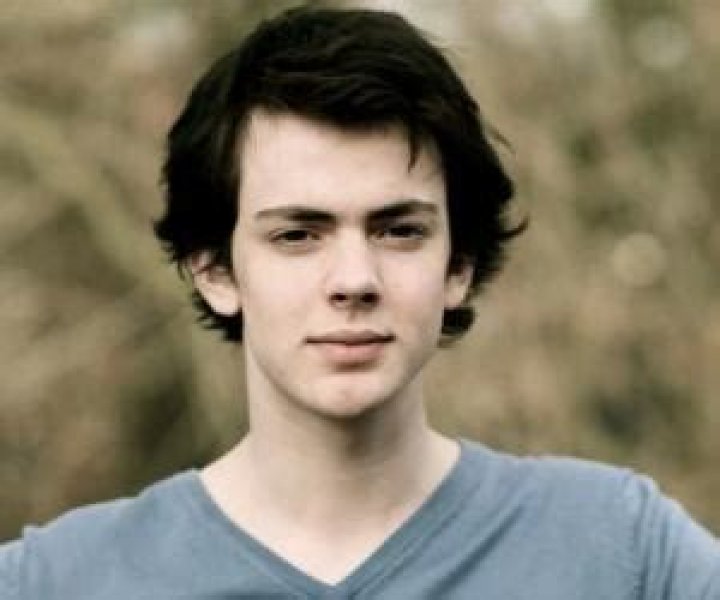 Skandar Keynes Bio (Wiki) 