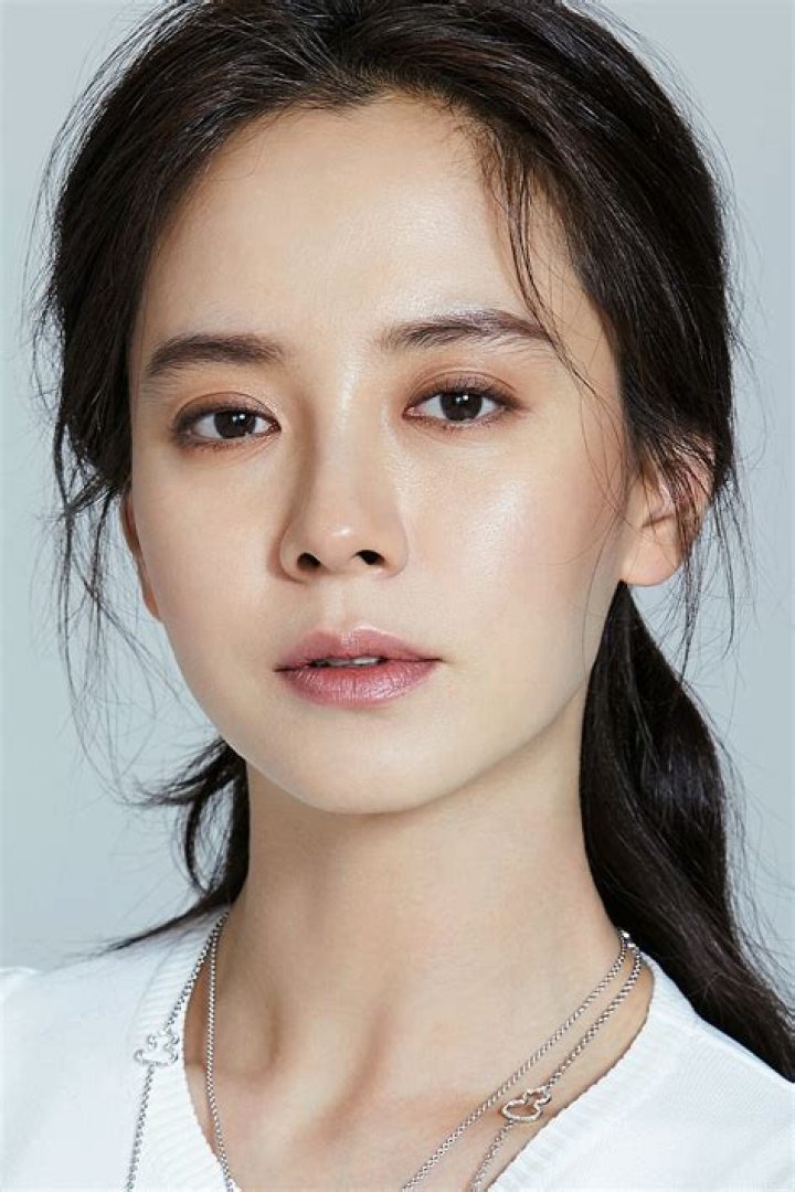 Song Ji-hyo Net Worth - Wiki, Age, Weight and Height, Relationships, Family, and More