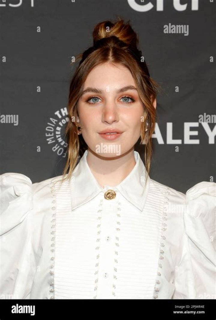 12 Facts About Sophie Nélisse - Bio, Net Worth & Boyfriend