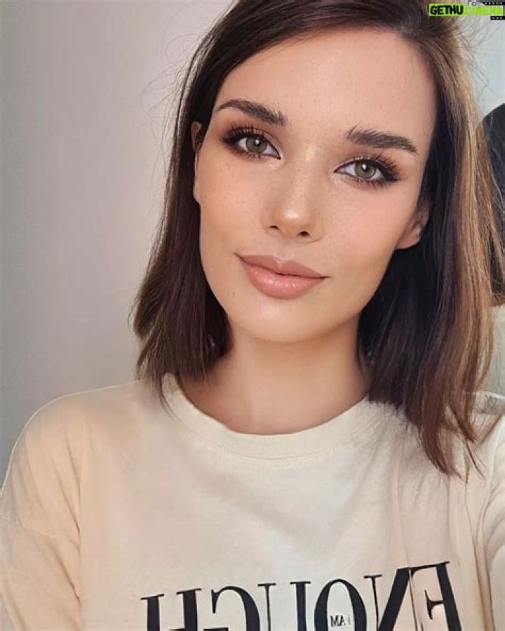 Starling ASMR - Age, Family, Bio