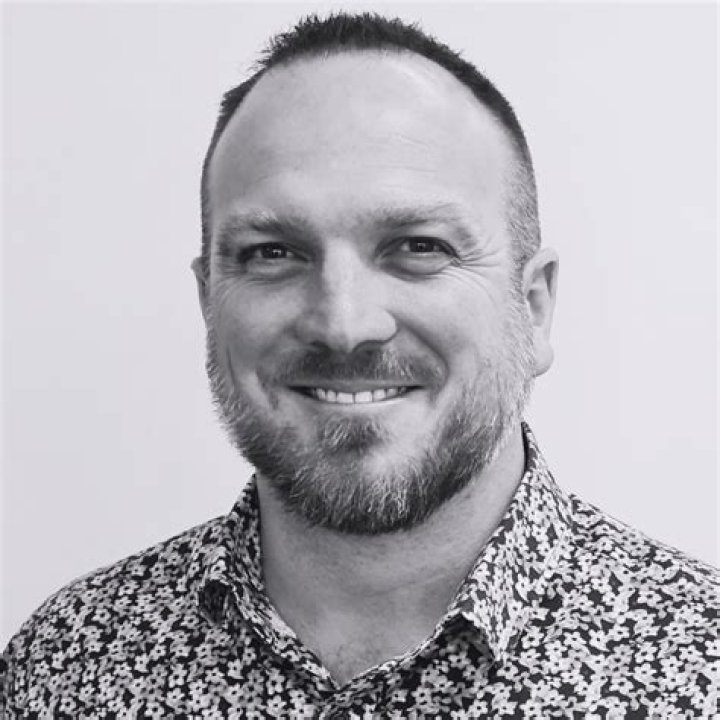 Steph Thomas - Age, Family, Bio