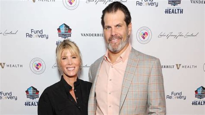 Steve Hutchinson - Age, Family, Bio