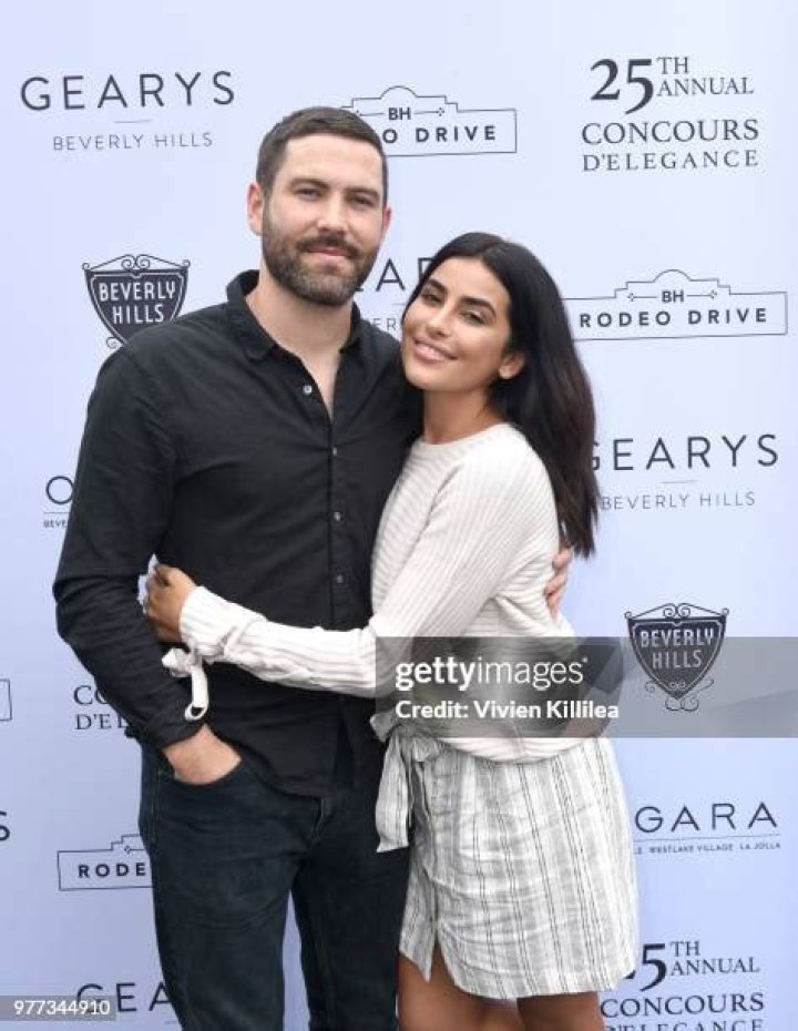 Stevie Hendrix - Age, Family, Bio