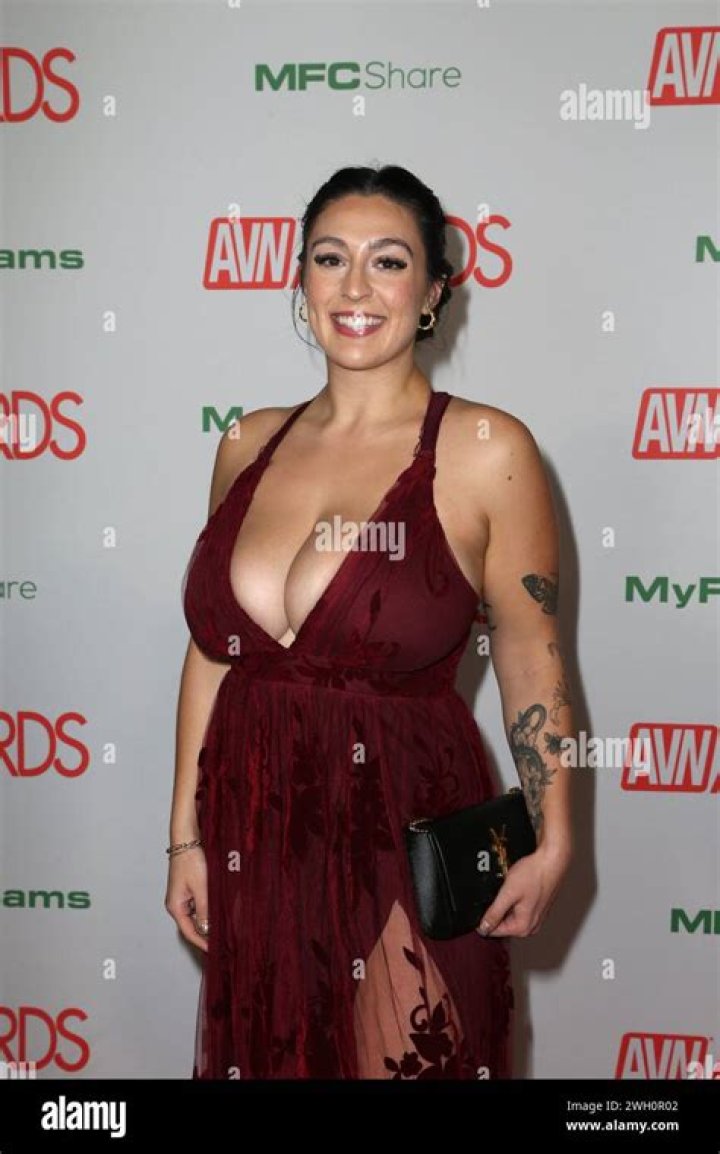 Social Media Influencer, Net Worth, and Personal Life