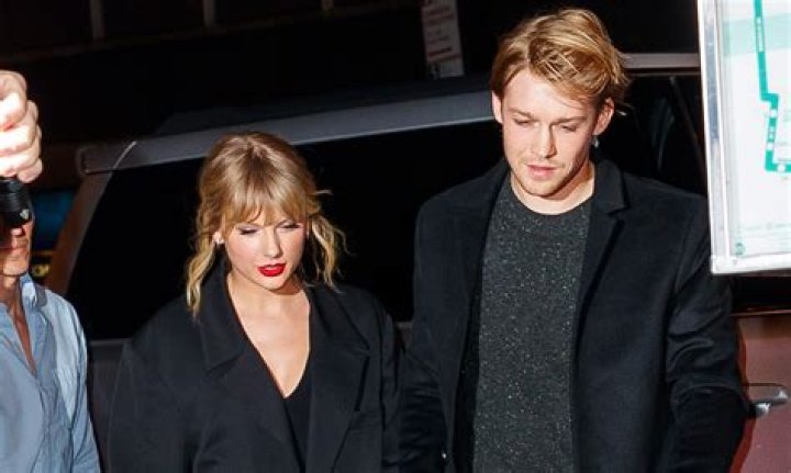 Taylor Swift's ex-boyfriend Joe Alwyn collects lighters and she put it on her album cover