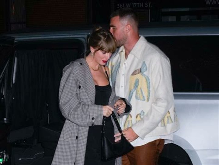 Taylor Swift's first PDA with Travis Kelce is leaving us wonderstruck